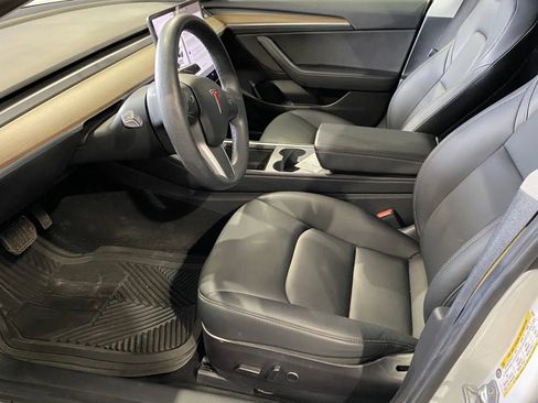 Used 2021 Tesla Model 3 Standard Range Plus image 10