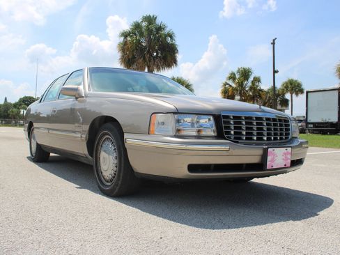Used 1999 Cadillac De Ville D'Elegance FWD image 24