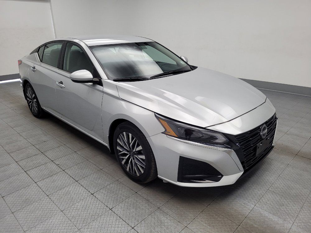 Used 2023 Nissan Altima 2.5 SV FWD image 13