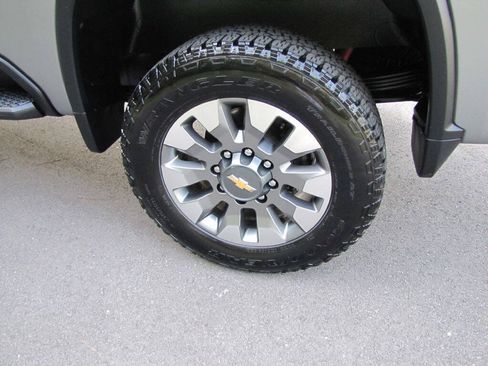 Used 2026 Chevrolet Silverado 2500 Custom w/ Custom Value Package AWD/4WD image 32