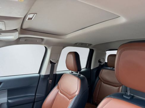 Used 2022 Ford Maverick Lariat w/ Lariat Luxury Package image 19