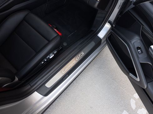 Used 2018 Porsche 911 GT3 RS image 48