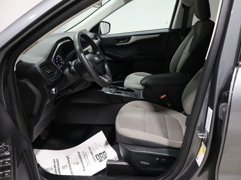 Used 2022 Ford Escape SE image 9