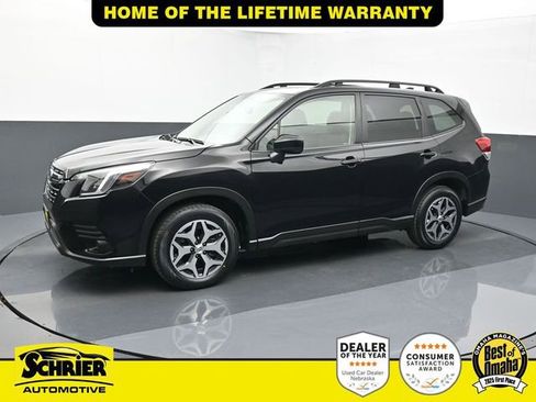Used 2024 Subaru Forester Premium image 3