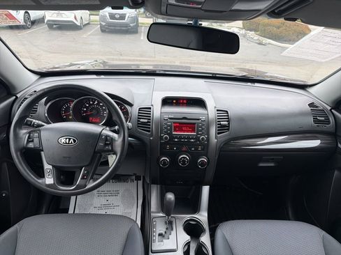 Used 2013 Kia Sorento LX image 18