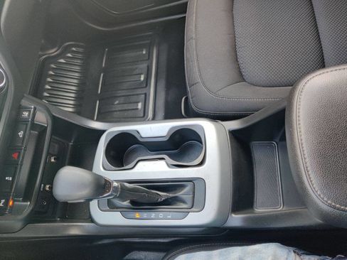 Used 2022 Chevrolet Colorado LT w/ Fleet Safety Package image 46