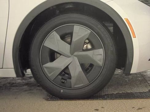 Used 2024 Toyota Prius LE image 22