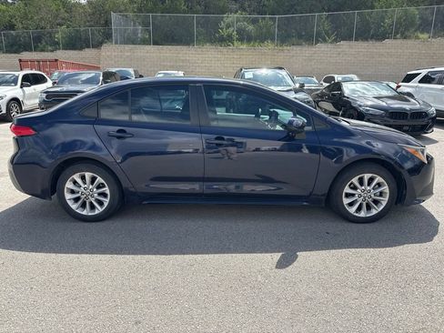 Used 2022 Toyota Corolla LE w/ LE Premium Package FWD image 5