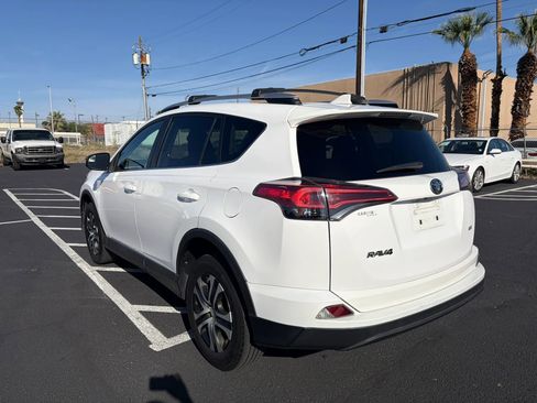 Used 2016 Toyota RAV4 LE w/ Preferred Accessory Package FWD image 5
