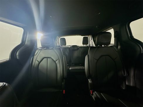 New 2026 Chrysler Voyager LX image 10