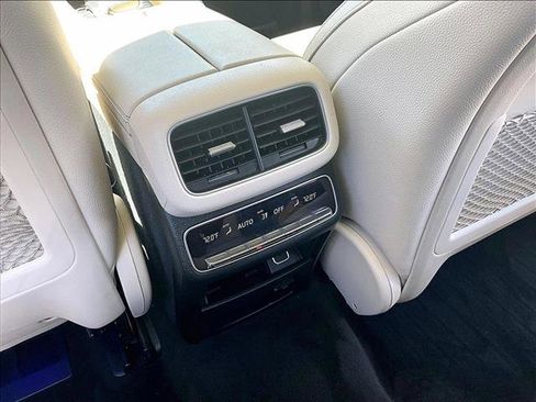 Used 2022 Mercedes-Benz GLS 450 4MATIC image 25