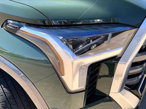 Used 2023 Toyota Tundra Limited w/ Power Package image 27