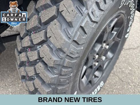 Used 2023 Jeep Wrangler Unlimited w/ Cold Weather Group image 9