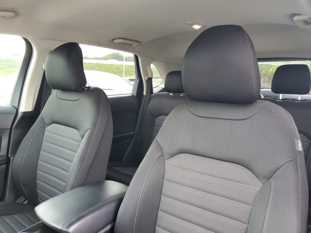 Used 2017 Ford Edge SE w/ Cargo Accessory Package FWD image 10