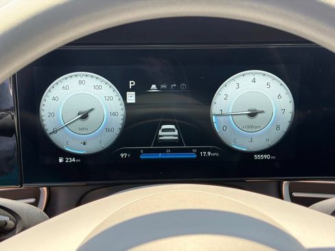 Used 2024 Hyundai Elantra SEL FWD image 10