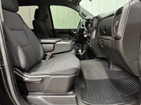 Used 2021 Chevrolet Silverado 2500 Custom w/ Custom Value Package image 14