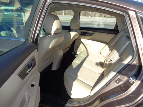 Used 2015 Nissan Altima 2.5 S w/ Sport Value Package image 17