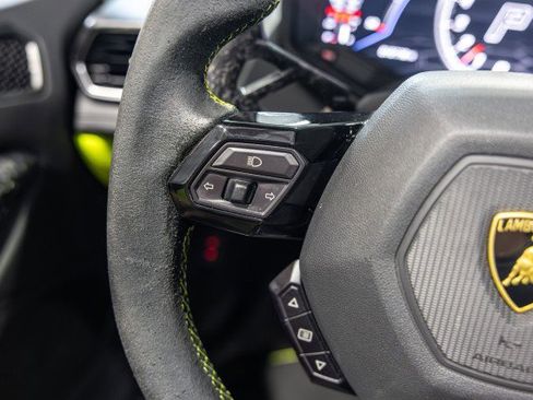 Used 2022 Lamborghini Huracan EVO RWD image 40