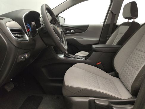 Used 2022 Chevrolet Equinox LS image 17