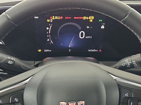 Used 2025 Buick Envista Sport Touring image 17