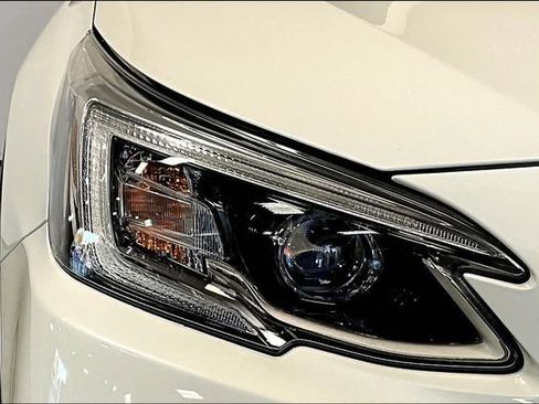 Used 2022 Subaru Outback Touring image 28