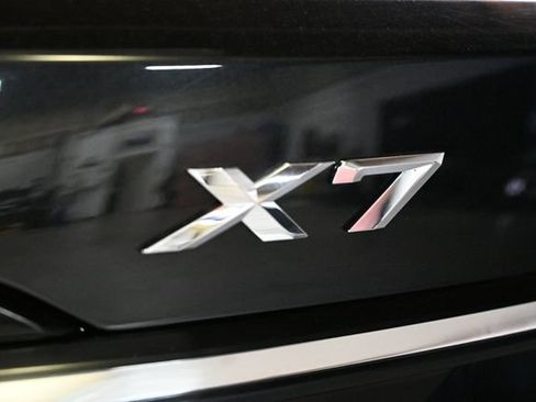 Used 2024 BMW X7 xDrive40i w/ Premium Package AWD/4WD image 10