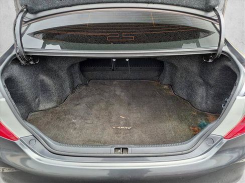 Used 2012 Toyota Camry SE FWD image 6