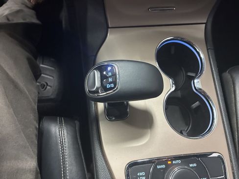 Used 2015 Jeep Grand Cherokee Limited AWD/4WD image 23