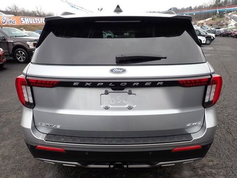 Certified 2025 Ford Explorer Active w/ Active Comfort Package image 7