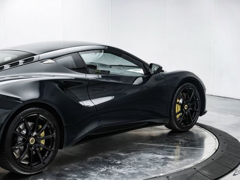 Used 2025 Lotus Emira RWD image 21