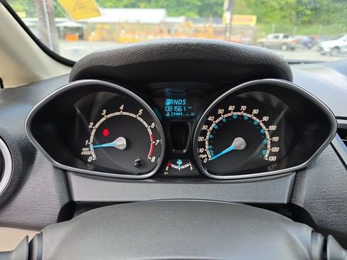 Used 2017 Ford Fiesta SE image 12