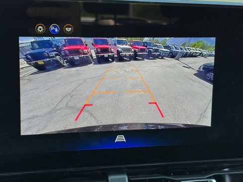 Used 2025 Chevrolet Equinox LT AWD/4WD image 24