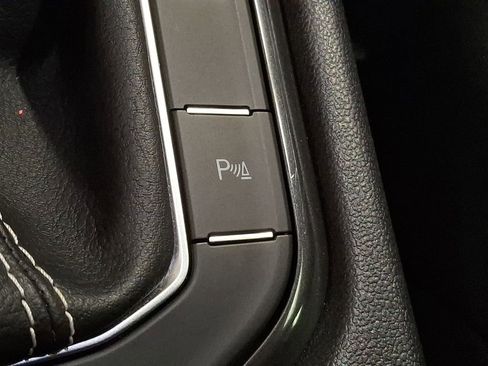 Used 2023 Volkswagen Tiguan SE R-Line image 22