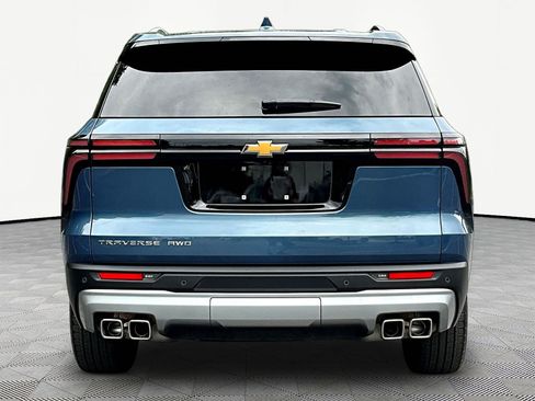 Used 2025 Chevrolet Traverse LT w/ Sun and Wheel Package AWD/4WD image 5