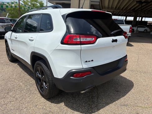 Used 2015 Jeep Cherokee Latitude w/ Cold Weather Group AWD/4WD image 12