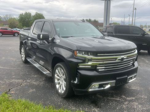 Used 2019 Chevrolet Silverado 1500 High Country w/ Technology Package AWD/4WD image 3