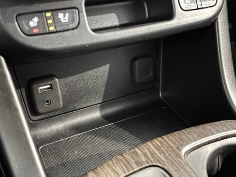 Used 2018 GMC Canyon Denali image 15