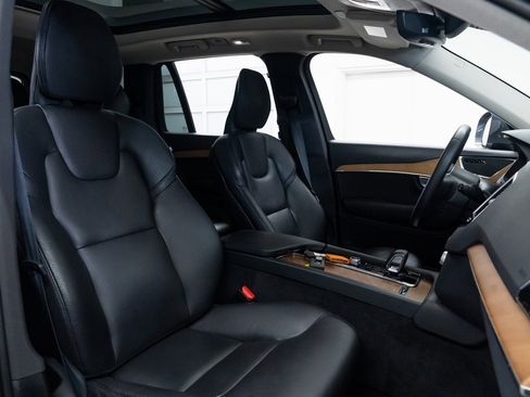 Used 2023 Volvo XC90 T8 Plus image 25