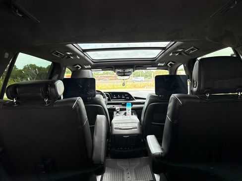 Used 2024 Cadillac Escalade V AWD/4WD image 10