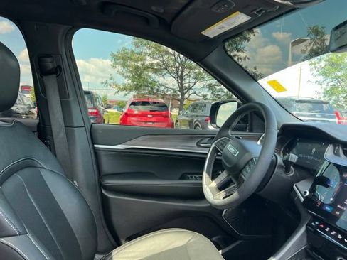 Used 2026 Jeep Grand Cherokee L Limited AWD/4WD image 43