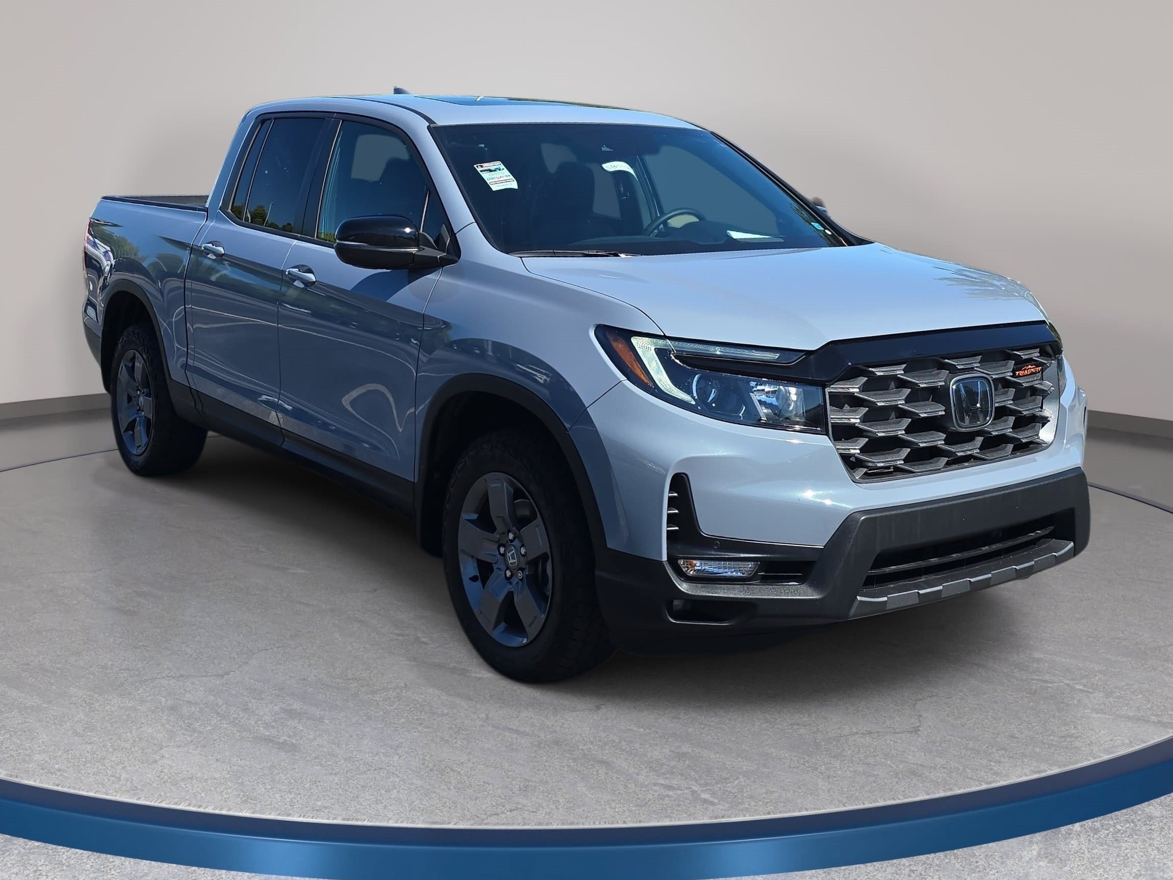 Used 2025 Honda Ridgeline TrailSport image 3