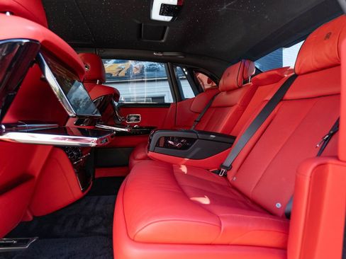 Used 2019 Rolls-Royce Phantom Sedan RWD image 34