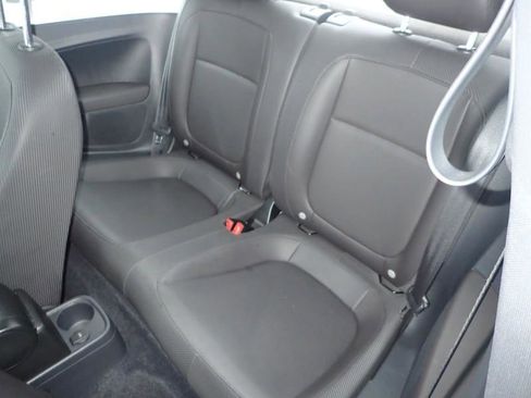 Used 2013 Volkswagen Beetle TDI FWD image 10