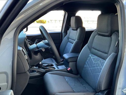 New 2026 Nissan Frontier SV image 9