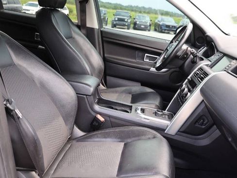 Used 2017 Land Rover Discovery Sport SE AWD/4WD image 15