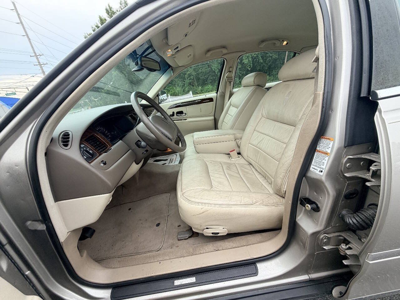 Used 1999 Lincoln Town Car Signature RWD image 45