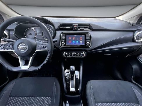 Used 2020 Nissan Versa S FWD image 7