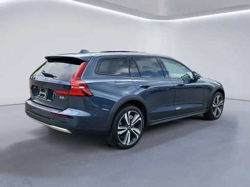New 2026 Volvo V60 B5 Cross Country Plus w/ Protection Package Premier AWD/4WD image 4