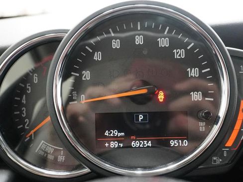 Used 2019 MINI Cooper 2-Door Hardtop w/ Storage Package FWD image 12