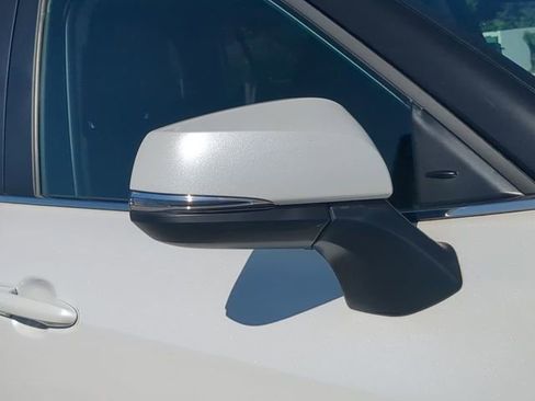 Certified 2024 Toyota Highlander XLE image 12